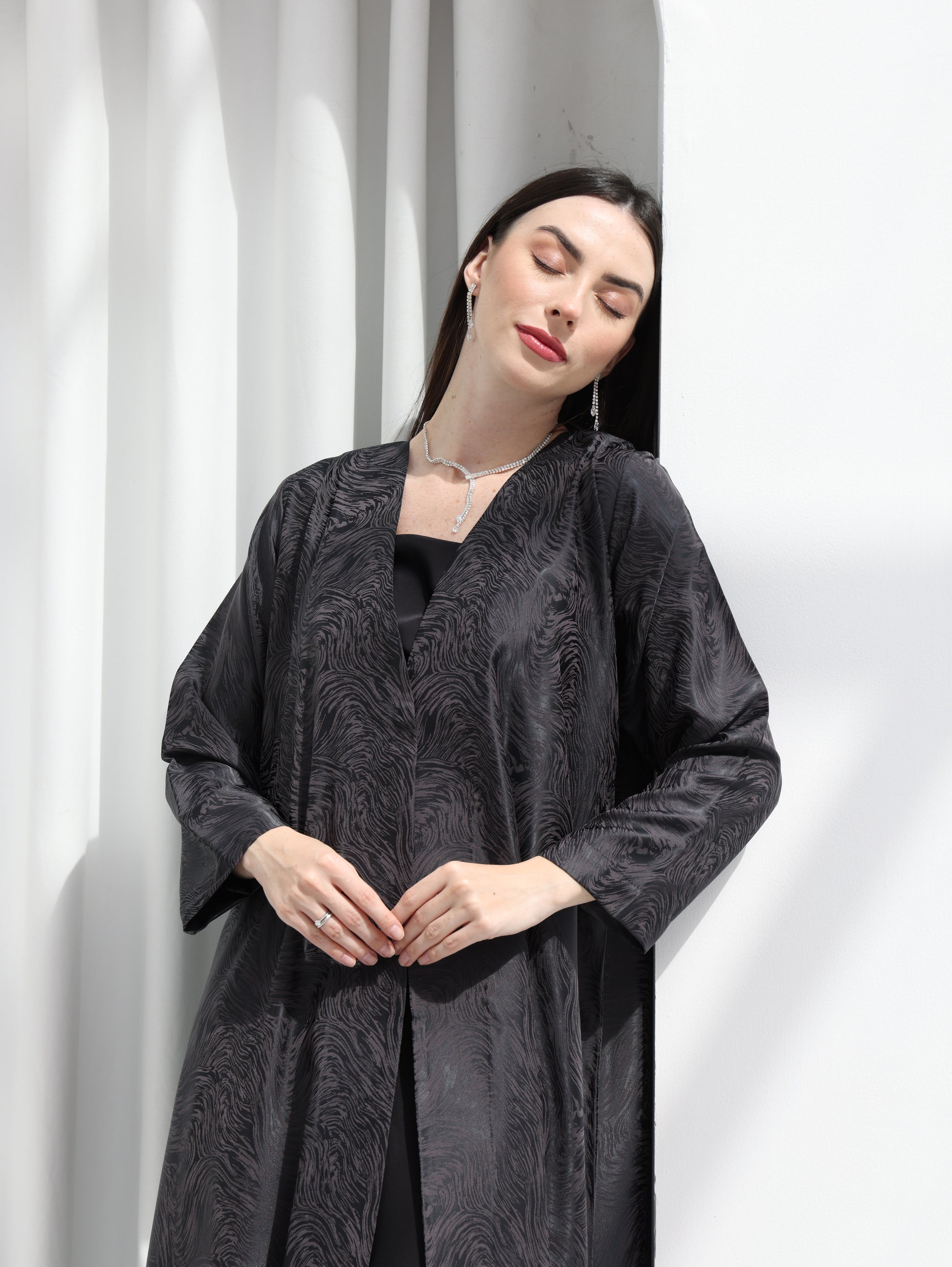 Lines Abaya